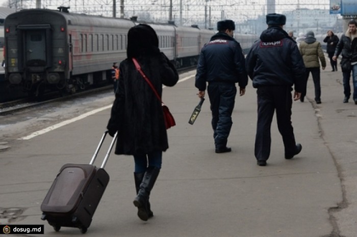 В Москве задержали крышевавших караоке-клуб полицейских