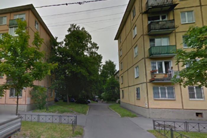 В Петербурге таксист избил пьяного пассажира за отказ расплатиться