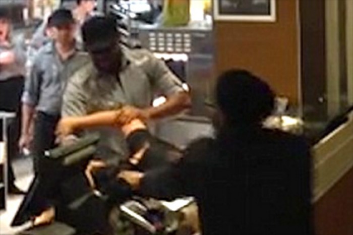 В Амстердаме нарядные посетительницы McDonald’s подрались с персоналом