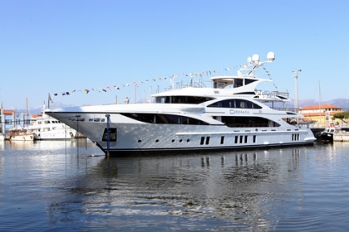 Верфь Benetti спустила на воду новую суперъяхту