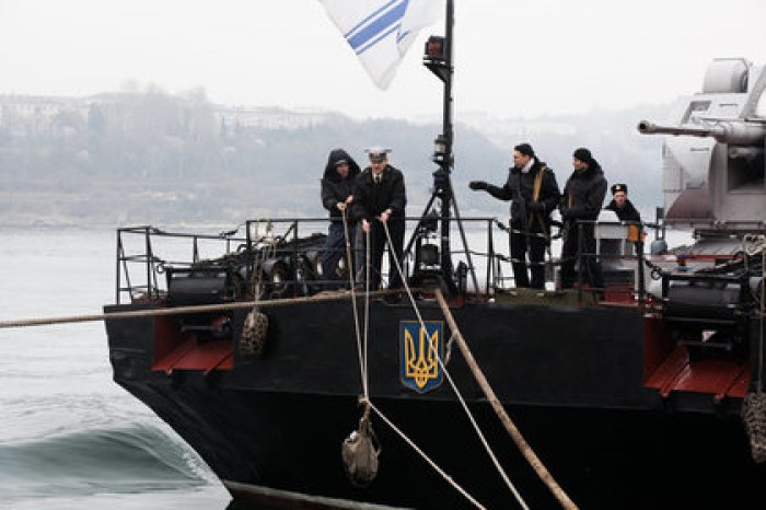 В ФСБ рассказали об обстреле российской буровой платформы с судна ВМС Украины