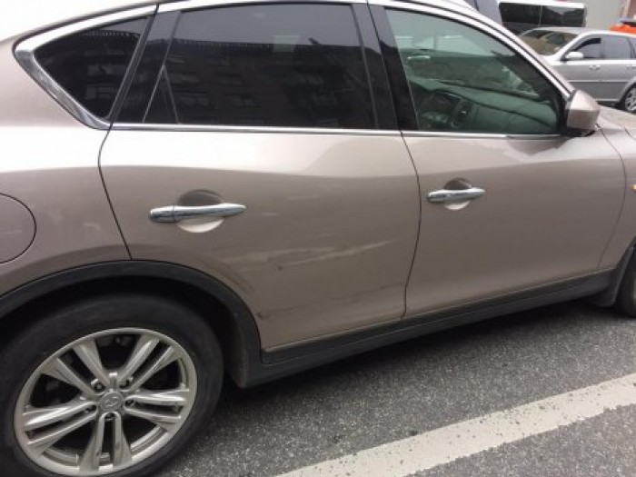В Киеве угнали Infiniti у замглавы Минэкономики