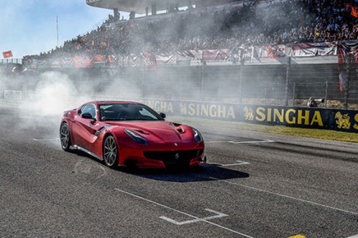 Владельцам Ferrari предложили проверить машины на треке в Сочи