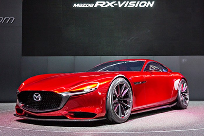 В Mazda RX-7 установили четырехроторный двигатель