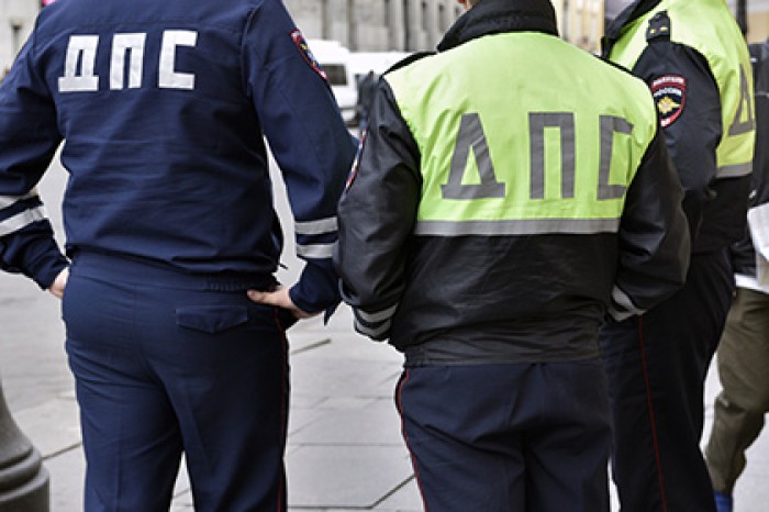 Водители маршруток в Улан-Удэ устроили погоню за сбившим школьницу лихачем