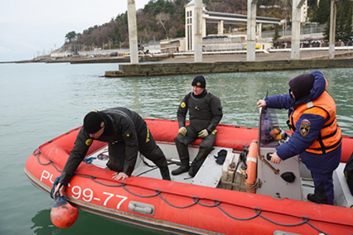 Водолазы подняли из Черного моря тело командира разбившегося Ту-154