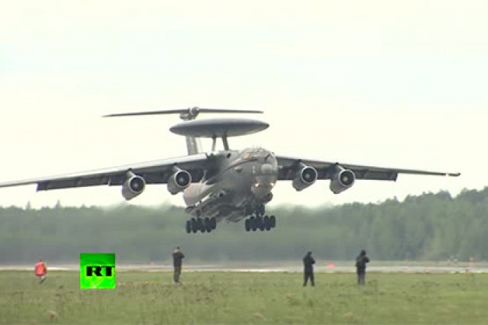 Военные представили новейший самолет А-50У