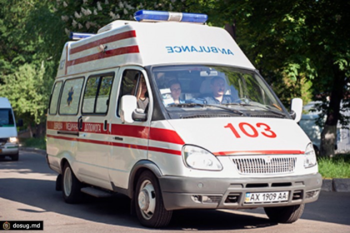 Восемь футболистов юношеской сборной Украины по футболу отравились в Киеве