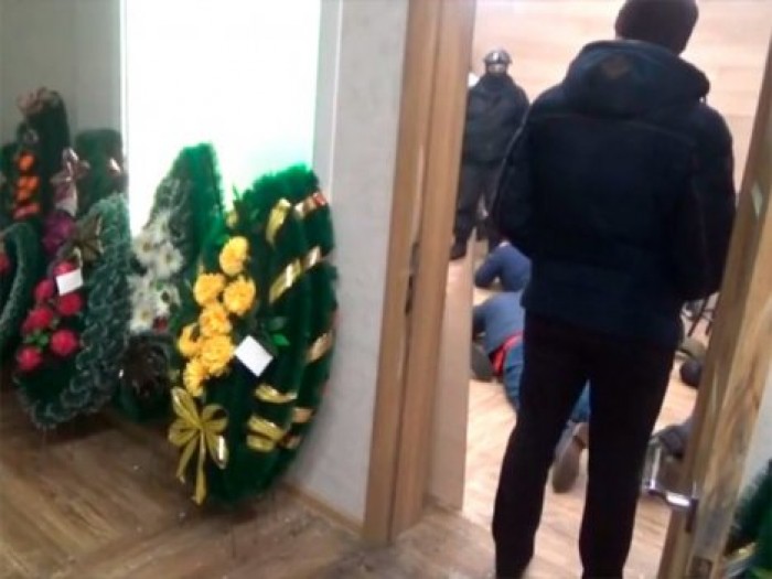В похоронном бюро в Иркутске организовали казино