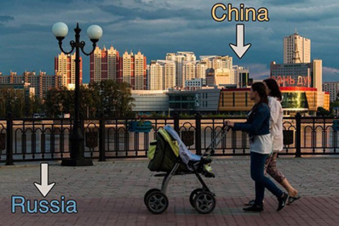 В сети сломали голову в поисках моста на фотографии Благовещенска