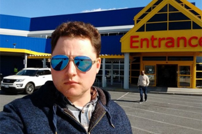 В сети влюбились в секретный репортаж о грустном путешествии по IKEA