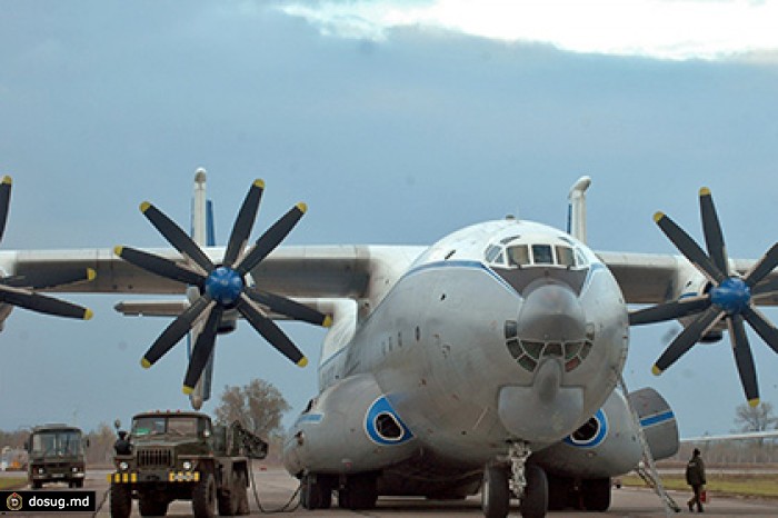 ВВС впервые за 20 лет посадили самолеты Ан-22 «Антей» на грунтовую полосу