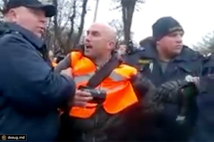 Журналиста Грэма Филлипса задержали на марше легионеров СС за выкрики о фашизме