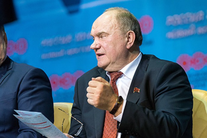 Зюганов обвинил российских футболистов-миллионеров в нежелании пахать