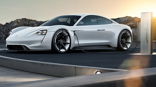 Porsche назвал сроки выхода электрокара Mission E