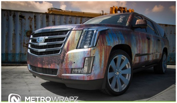 Cadillac Escalade обтянули в «ржавую» пленку