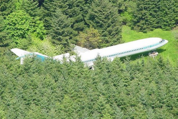 Дом в самолёте Boeing 727-200