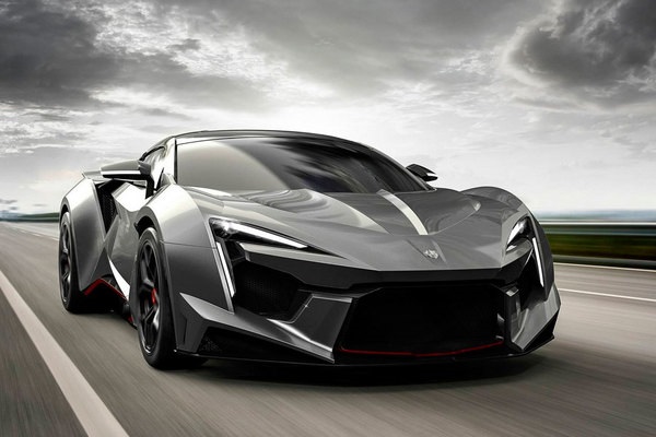 Арабская W Motors показала 900-сильный суперкар