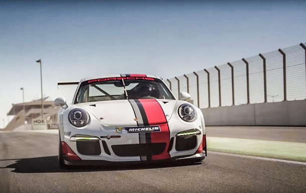 Porsche и Марк Уэббер проверили, может ли гонщик отвечать на смс за рулем