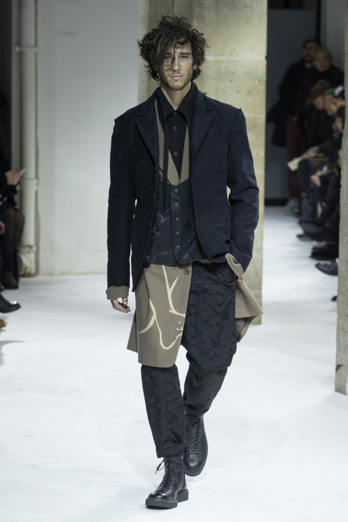 Неделя моды в Париже: Yohji Yamamoto осень-зима 2017/18