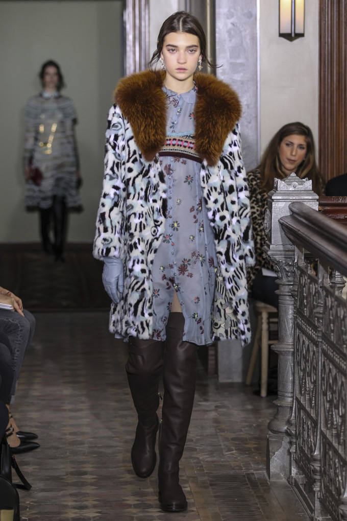 Показ Valentino pre-fall 2017