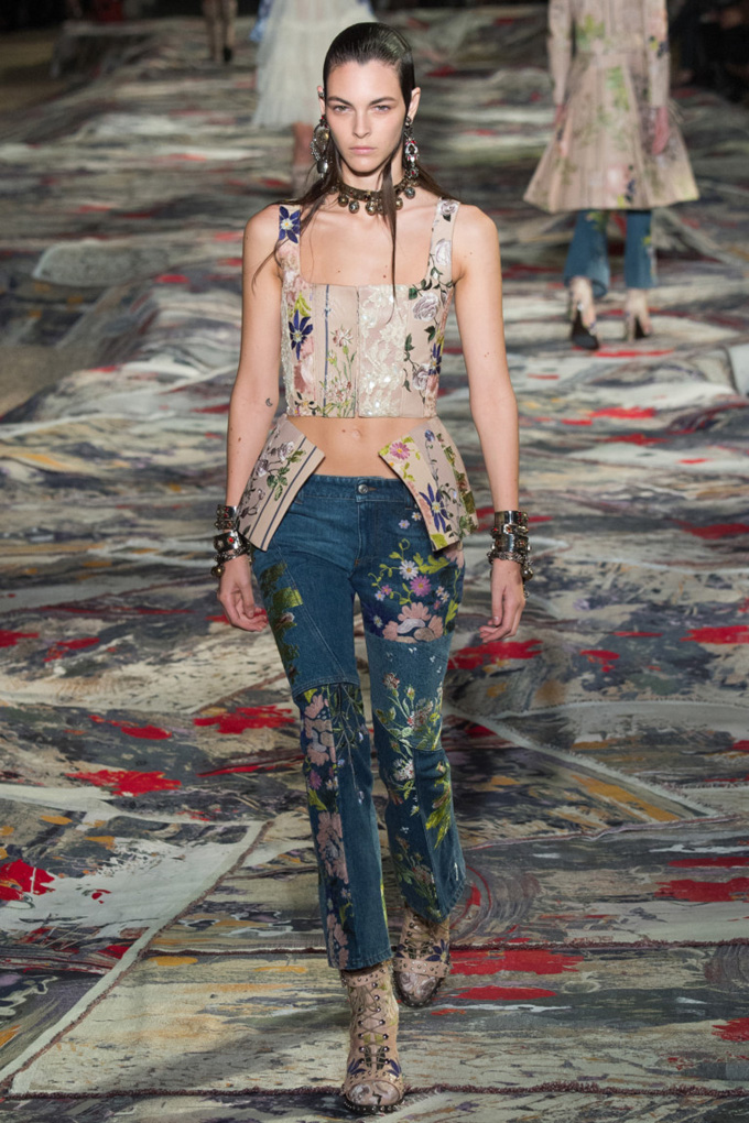 Неделя моды в Париже: Alexander McQueen весна 2017