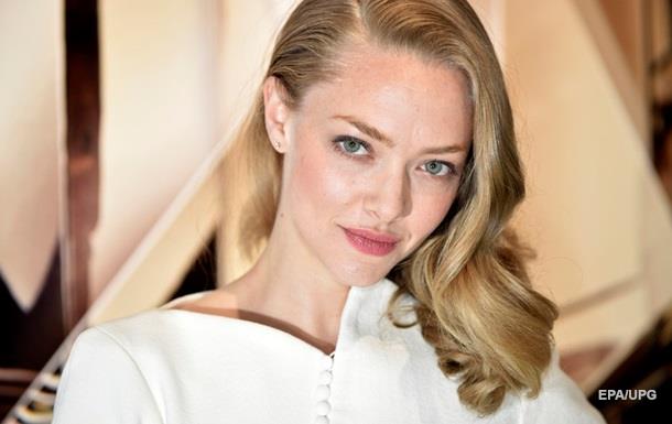 Актриса Аманда Сайфред тайно вышла замуж
