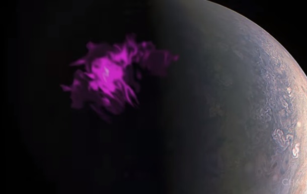 NASA показало полярное сияние на Юпитере