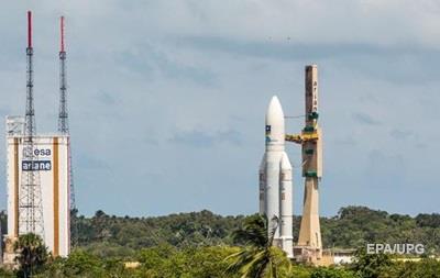 Запуск ракеты-носителя Ariane-5 со спутниками отложен в последний момент