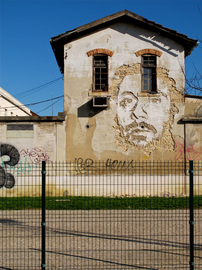 Фактурные портреты уличного художника Vhils