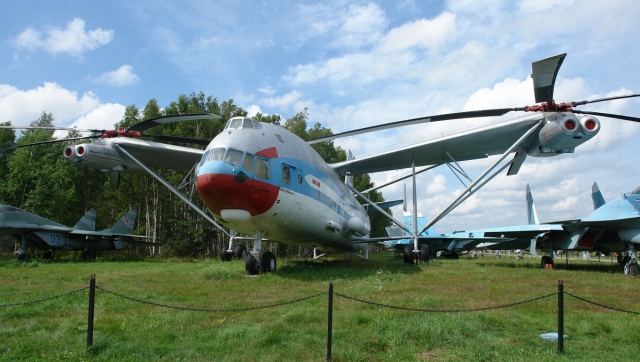 Ми-12: самый большой в мире вертолет-рекордсмен