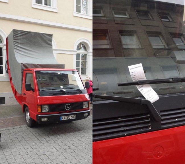 Скульптура припаркованного авто от Эрвина Вурма