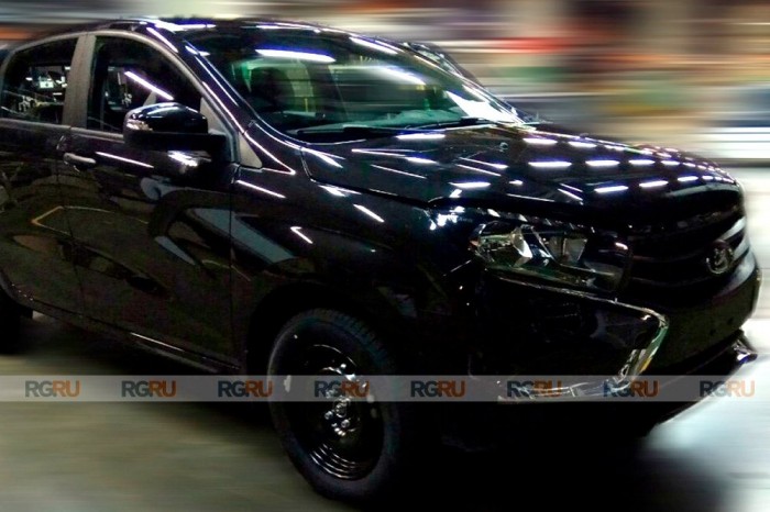 Появились первые фото ультрабюджетного Lada Xray