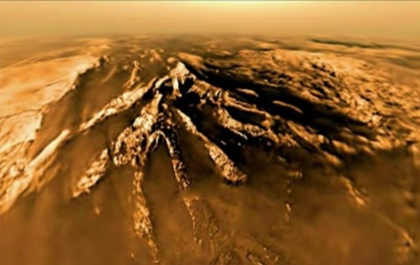 NASA показало первую в истории посадку зонда на спутник Сатурна