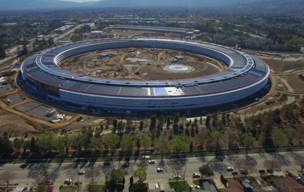 Новый суперсовременный офис Apple сняли на видео