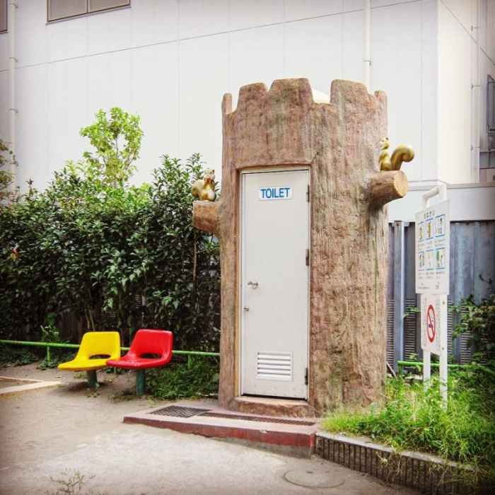 Причудливые японские общественные туалеты