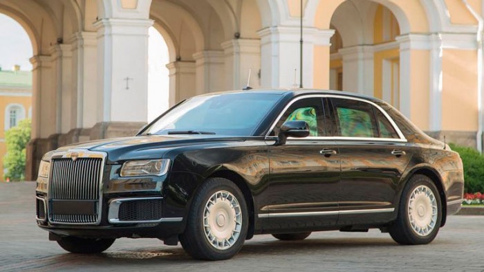 В Сети показали первое официальное фото седана Aurus Senat