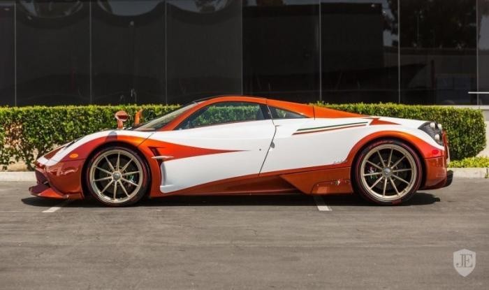 Эксклюзивный Pagani Huayra с пробегом восемь километров
