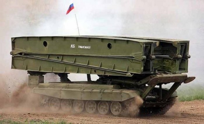 Не совсем обычная военная машина, выполняющая важную функцию