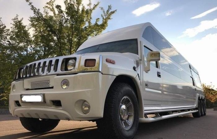 Украинские мастера превратили Hummer H2 в роскошный лимузин