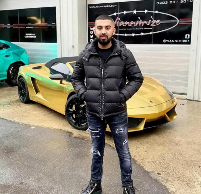 Дорогостоящий Lamborghini загорелся во время поездки