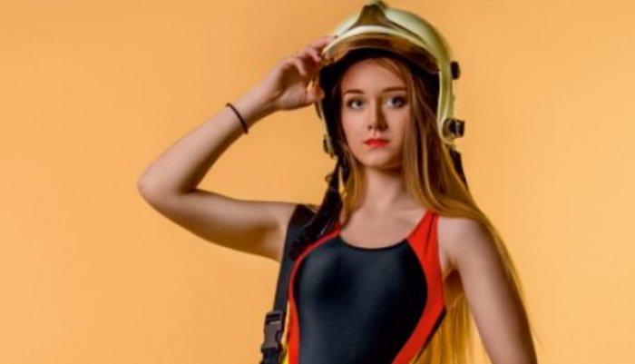 ​"Женщины мужских профессий": фотограф "Сети" выпустила календарь к 8 Марта