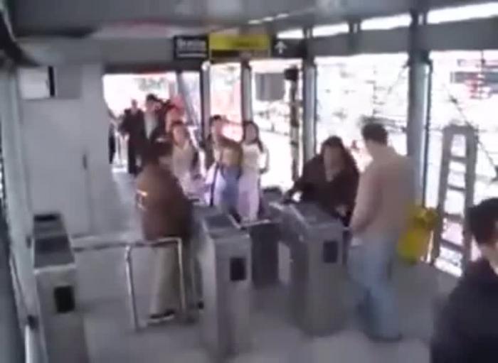 Потому что не нужно было толкаться