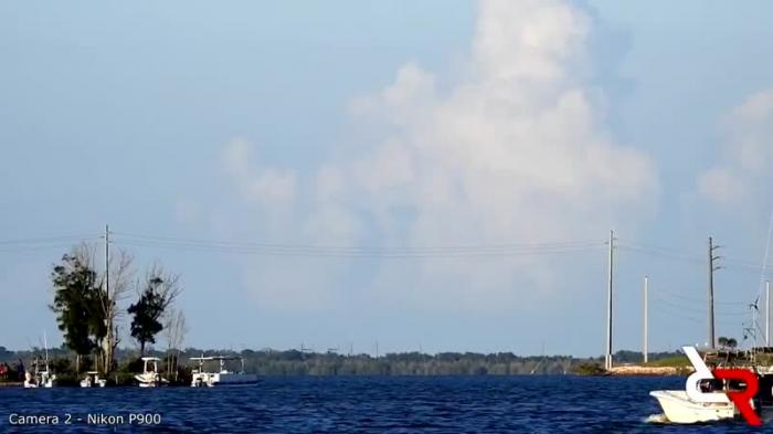 Приземление боковых блоков первой ступени ракеты Falcon Heavy