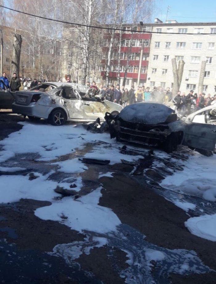 Водитель чудом выжил после взрыва двух кислородных баллонов в салоне автомобиля