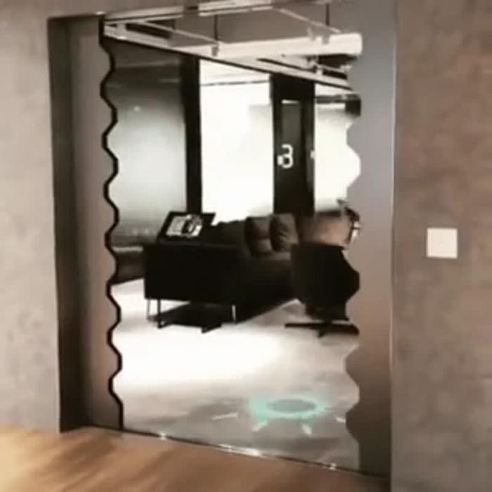 Эффектный вход в офис