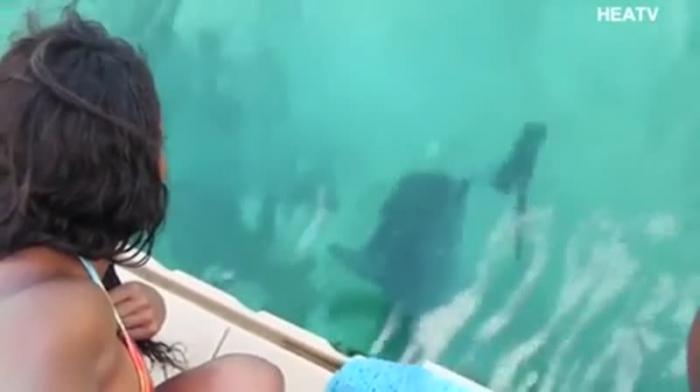 Уронили телефон в воду на Багамах? Не беда!