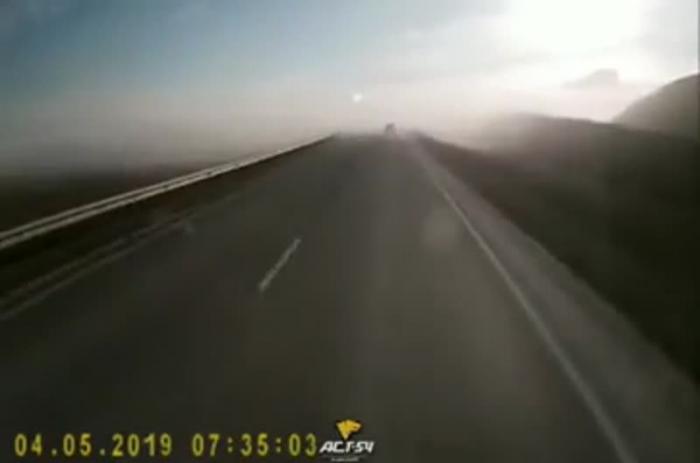 В чем опасность тумана на дороге?