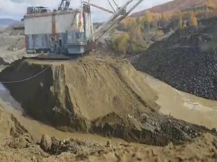 Спасение мощного 720-тонного экскаватора