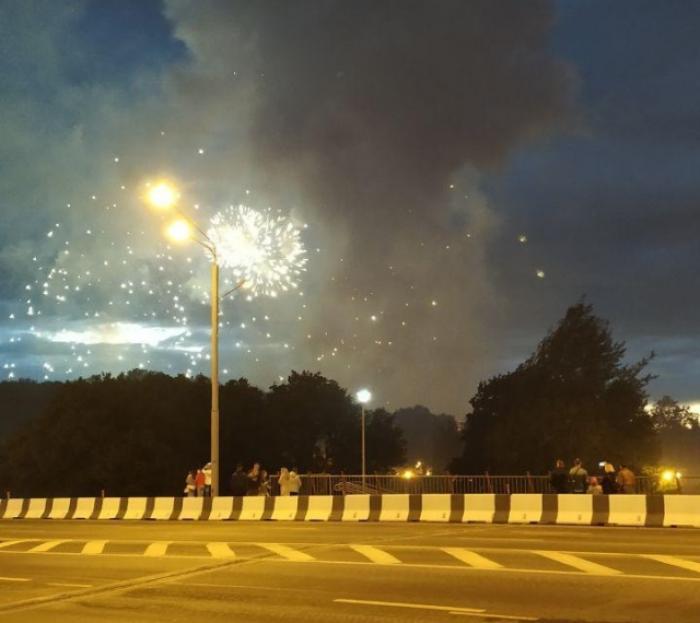 Во время салюта в Минске произошло ЧП